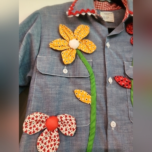 Vtg 70s Chambray Denim button down shirt with Patchwork flowers and butterfly - Picture 5 of 14